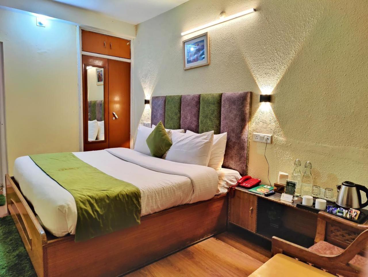 จาคู ไวบ์ส ชิมลา Bed & Breakfast ภายนอก รูปภาพ