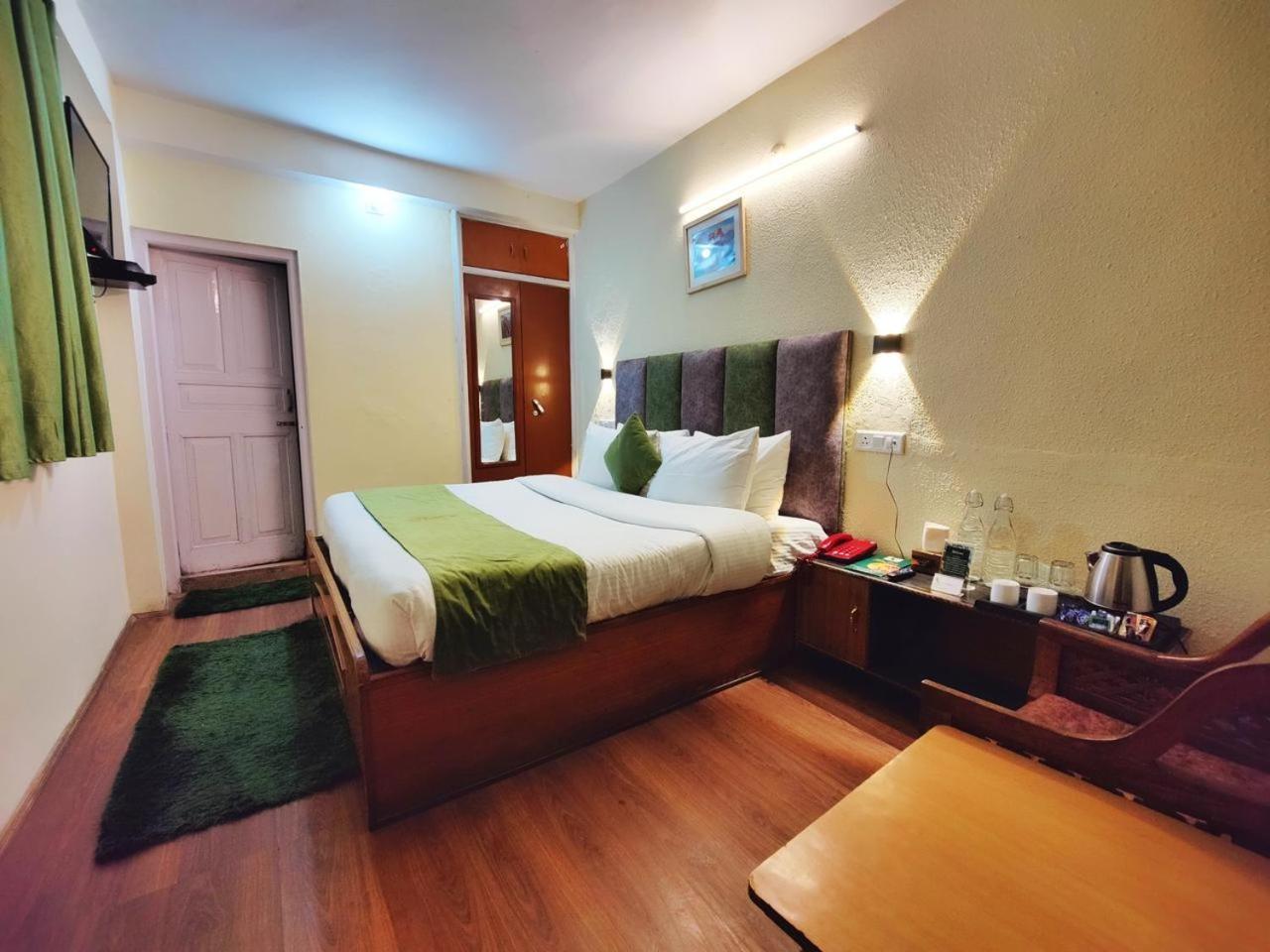 จาคู ไวบ์ส ชิมลา Bed & Breakfast ภายนอก รูปภาพ
